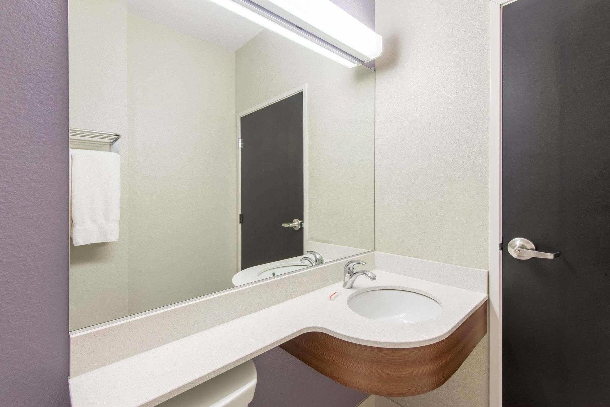 Microtel Inn & Suites By Wyndham Cadiz Εξωτερικό φωτογραφία